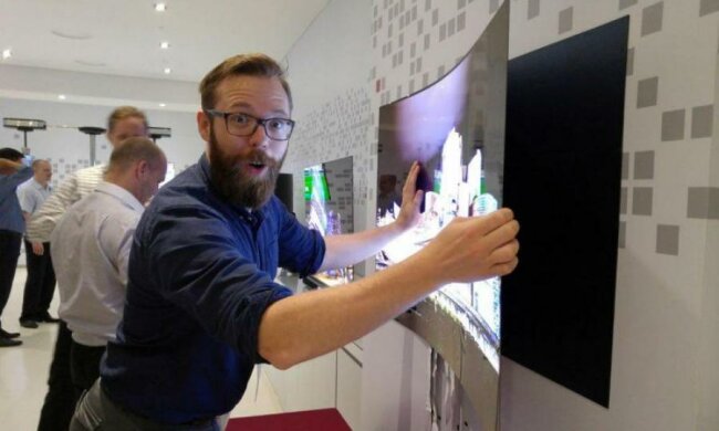 LG вступит в борьбу с Samsung за право сотрудничества с Apple