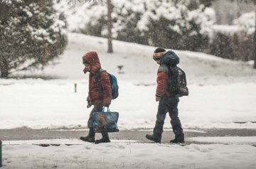 На Херсонщині школа мало не злетіла у повітря: бойові гранати продають, немов цукерки