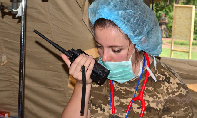 Украинские военные медики на Донбассе