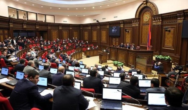 Конституційні реформи у Вірменії спровокували нові акції протесту 