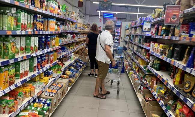 Українець натрапив на шматок цвяха в ковбасі: "Кличте стоматолога"