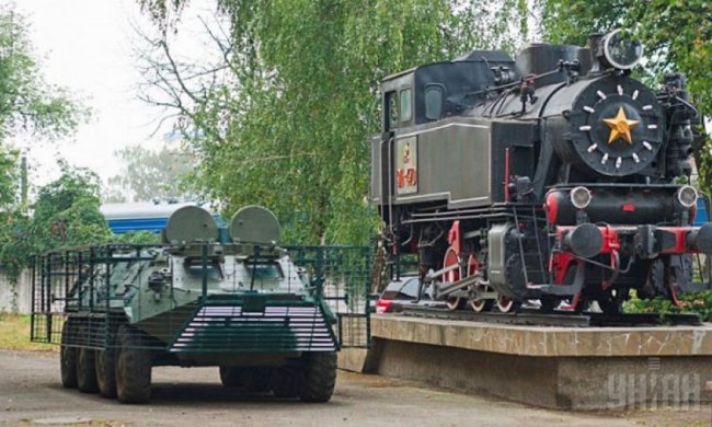 Завод Франківська на власні кошти відновив автомобіль для АТО (фото)