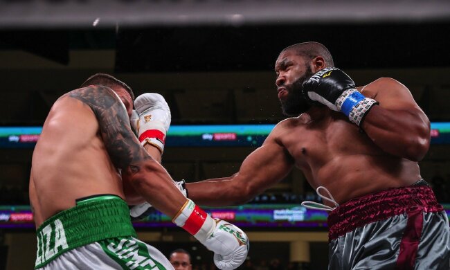 Александр Усик досрочно победил Чазза Уизерспуна, matchroom boxing