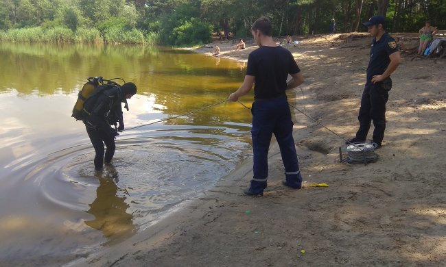 Из водоема достали еще одно тело: Украина не может оправиться от шока, новая трагедия