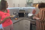 Скрин, видео YouTube свекровь