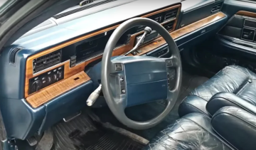 Lincoln Continental 1989 року, фото: YouTube