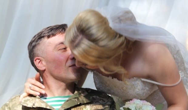 Молодята одружились у військовому шпиталі 