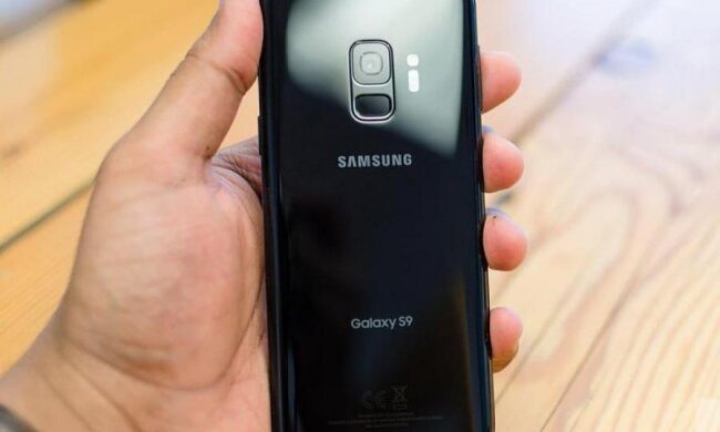 Samsung Galaxy намагався спалити будинок одесита