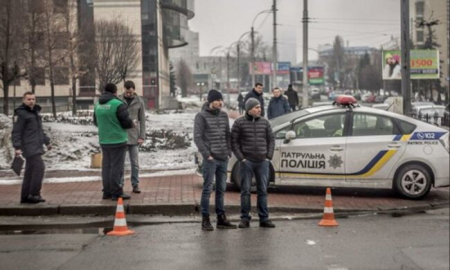 В Тернополе авто катком проехалось по мужчине: видео