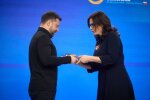 Зеленський вручає нагороду Гданську на саміті в Києві