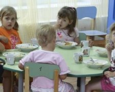 Миколаївських дошкільнят нагодували зіпсованою кашею