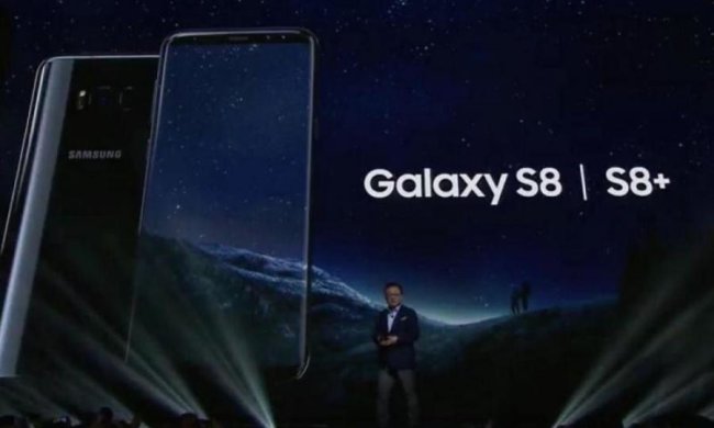 Samsung похвалилася продажами флагмана