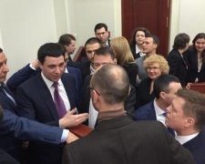 Депутати Київради побилися через сквер у Голосієво