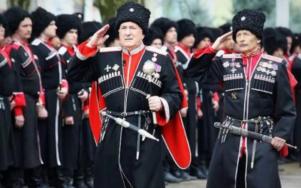 Кокошник, водка, казаки: Путин собирается на свадьбу