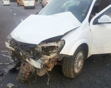 У центрі Запоріжжя автомобіль в'їхав у маршрутку (фото)