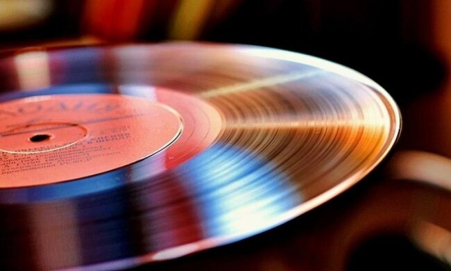 Как создаются виниловые пластинки (ВИДЕО)