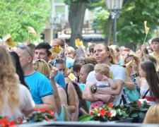 У Харкові голоси "обмінюють" на морозиво: пекельна спека "підказала" політику мерзенну схему