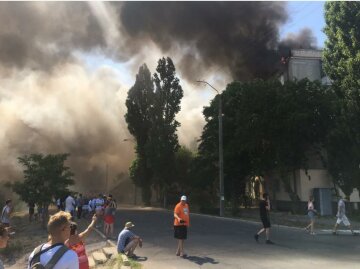 Нервовий чоловік спалив багатоповерхівку після сварки з дружиною - погорільці вибігали, в чому мати народила