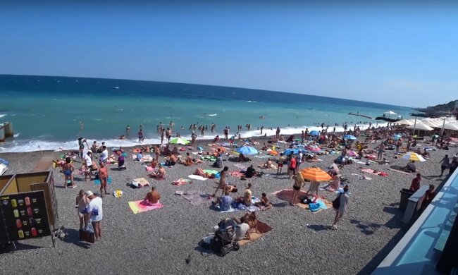 пляж, скріншот з відео