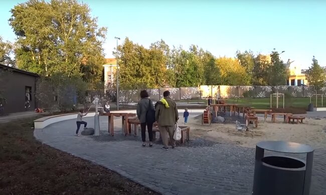 Дитячий майданчик, скріншот: Youtube