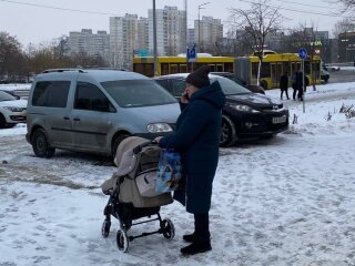 Українці на вулиці, фото: Знай.ua