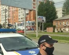 В Запорожье малышка умерла в нелегальном детсаду, появилось убийственное видео с воспитательницей  - "Примотала подушку к голове"