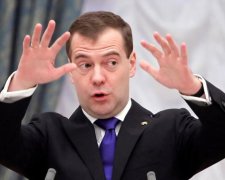 Знайди десять відмінностей: Медведєв озвучив "новий" склад уряду