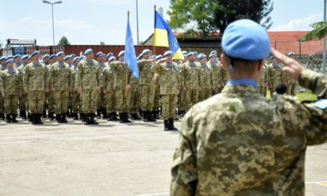 Володимир Зеленський відкликав усіх миротворців назад до України – посилять оборону