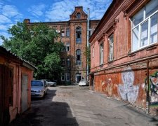 Харків'янам заборонять паркуватися у дворах: ваші колеса - ваші проблеми