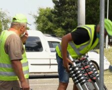 Дніпрян змусять вечеряти при свічках - де вирубають світло