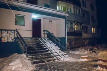 В Киеве студент выбросился с 14 этажа на глазах у друзей: фото трагедии попали в сеть 18+