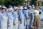 В Крыму дворников одели в "царскую форму", фото: Twitter // KrimRt