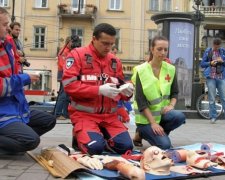 Львівські лікарі провели майстер-клас з невідкладної допомоги (фото, відео)