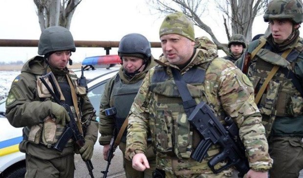 Турчинов б'є на сполох: Росія переганяє в АТО танки і Гради