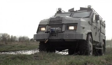 Міцніша, зручніша та дешевша: армія випробовує бронемобіль "Варта" (фото)