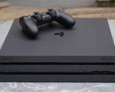 Sony PlayStation 4