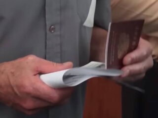 Паспорт Росії, фото: скріншот з відео