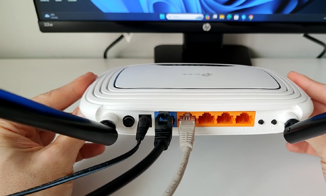 Роутер. Фото: скрін youtube