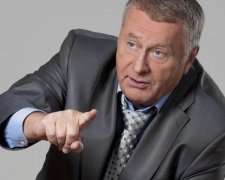Синтетична сорочка довела Жириновського до суду