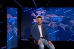 Люди створили школу, яка дерибанить наші з вами гроші, - політолог