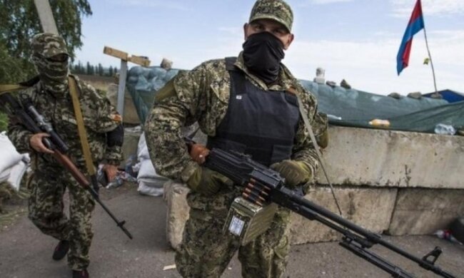 Окупанти стягнули озброєння до Маріуполя 