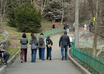 Українці, прогулянка, фото із соцмереж