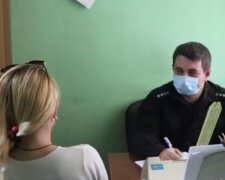 В Харькове копы устроили облаву жрицам любви - на "крючок" попались 10 дамочек