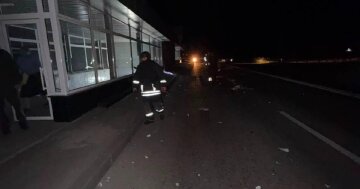 Дрон росіян влучив поблизу станції метро в Харкові