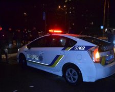 Добро пожаловать: в Киеве забросали камнями автобус с греческими болельщиками