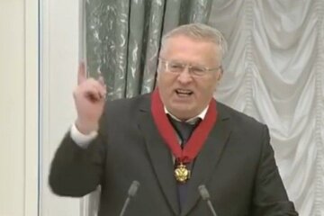 Жириновського схопила "стара хвороба", більше не витримує цього робити: "Занадто довгий"