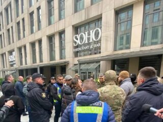 Активісти та військові у SOHO, кадр з відео