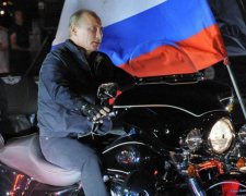 Урочистий косяк: путінські вовки першими порушили на Керченському мосту