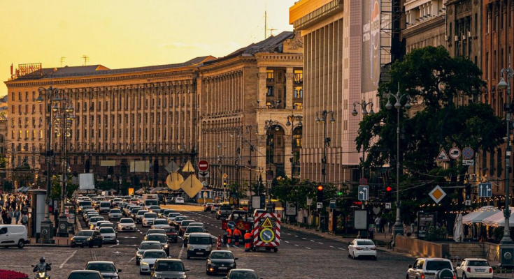 Українці, авто, фото із соцмереж