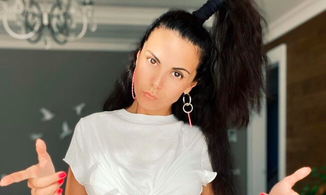 Настя Каменских, instagram.com/kamenskux/